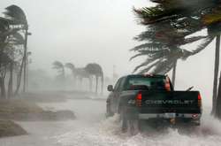 ЗМІ: на США суне новий шторм «Нейт»