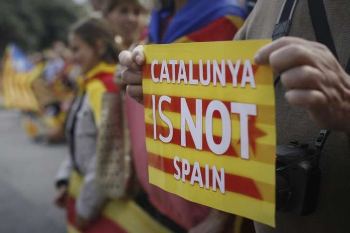 Іспанія відмовилась від міжнародного посередництва у відносинах із Каталонією