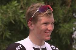 Відомий велогонщик вилетів через відбійник у прірву (відео)