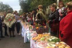 Рекорд України: на Одещині накрили найдовший святковий стіл