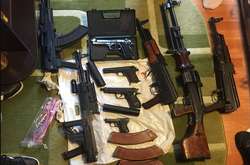 Столичні правоохоронці виявили великий арсенал зброї та боєприпасів