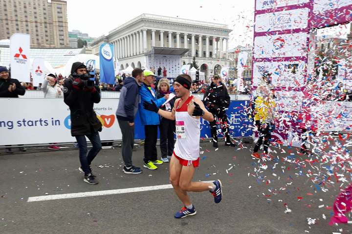 Київський міжнародний марафон виграв спортсмен із Донеччини