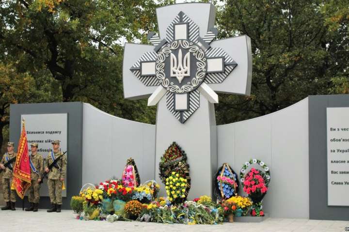 На Дніпропетровщині прихильники «ДНР» познущалися над пам’ятником загиблим бійцям АТО