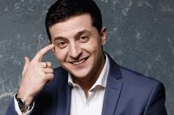 Зеленский показал, как надо выбивать ковровые дорожки