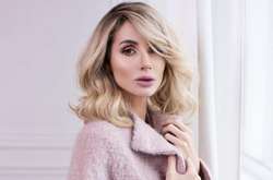 Зеленский хлёстко высмеял Лободу. Комик показал её песню на языке жестов