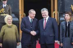 Порошенко зустрів Ердогана на Банковій 