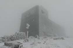 Появились фото первого снега в Карпатах