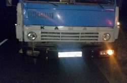 У Києві жінка вчинила самогубство: кинулася під колеса вантажівки