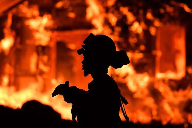 Каліфорнія у вогні: 10 загиблих, 200 травмованих, більше 20 тис. осіб евакуйовано