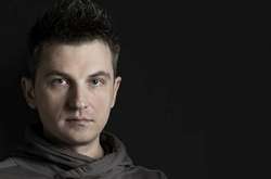 Языковой скандал в небе: Роман Скрыпин послал стюардессу из-за отказа разговаривать на украинском