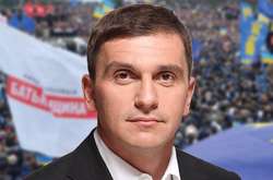 Видный соратник Тимошенко назвал журналистку проституткой. От «Батькивщины» требуют извинений