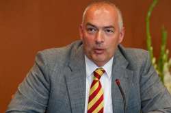 Очільник найбільшої групи у ПАРЄ пішов у відставку 