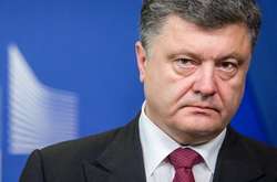 Порошенко обіцяє «відрубати руки» крадіям в армії 