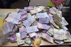 У Чернігові при ліквідації конвертцентру вилучили понад $1,5 млн і золото