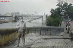 Відлуння війни. Фотограф об'єднав мирні та військові світлини в одне ціле