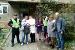 На Закарпатті патрульні повернули ужгородці сумку з грошима та золотом на 50 тисяч гривень