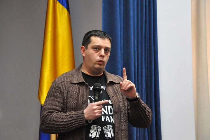 Український журналіст: У збірній України гравці різних клубів не спілкуються між собою