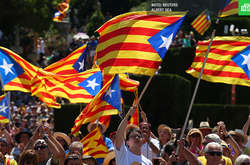 Іспанський уряд вимагає від Каталонії чіткої відповіді щодо незалежності регіону