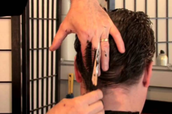 У Росії незадоволений клієнт заколов перукаря шампуром