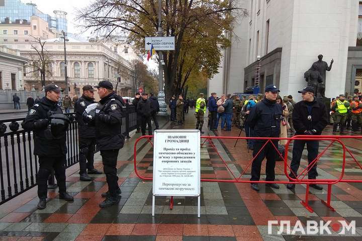 У центр Києва стягнули близько 3,5 тисяч правоохоронців