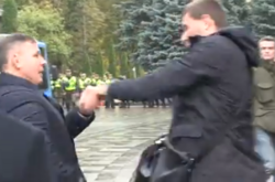 Нардеп Парасюк напал на Гелетея: опубликовано видео потасовки 