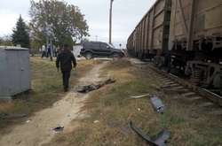 На Одещині позашляховик врізався у потяг