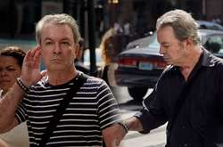 На том же месте, в тот же час: фотограф 9 лет снимал одних и тех же жителей Нью-Йорка, идущих на работу