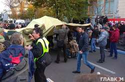 Протистояння біля Верховної Ради наживо