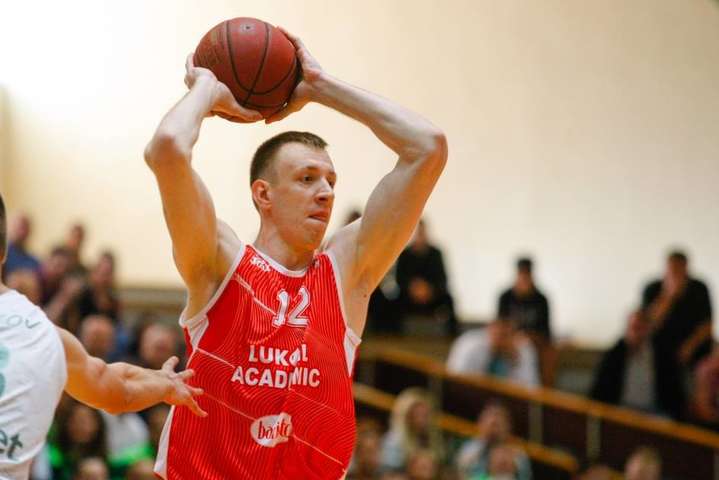 Баскетболіст збірної України продовжить виступи за кордоном