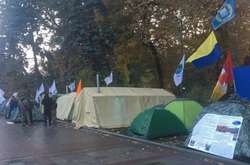 Наметовий табір біля Верховної Ради