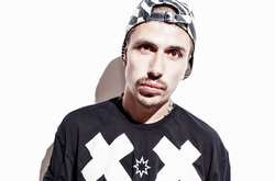 Костя Боровский сделал татуировку участнику «Топ-модели по-украински»