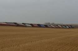 У Канаді через сильний вітер два потяги зійшли з рейок