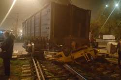 В Одеському порту вантажний потяг розчавив легковий автомобіль