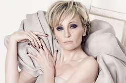 Легендарная французская певица зашла в киевский магазин вышиванок (фото)