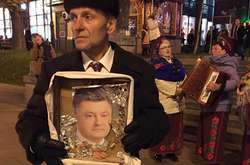 Сеть обсуждает икону с Порошенко на Крещатике