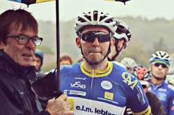 Французький велогонщик помер на змаганнях після зіткнення з машиною швидкої допомоги