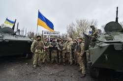 Порошенко під час візиту в Авдіївку 22 жовтня 2017 року