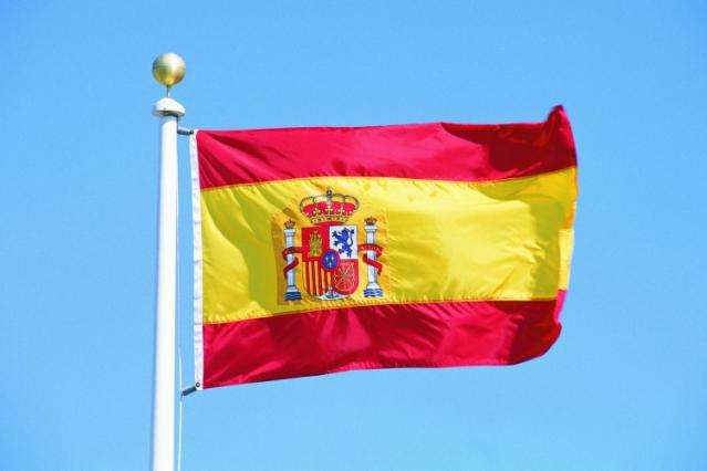 Іспанія просить каталонців не коритися місцевій владі