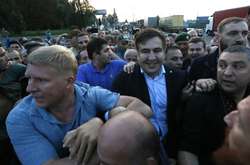 Порошенка просять депортувати Саакашвілі у Грузію