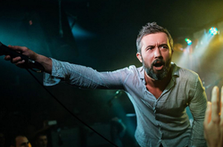 Оскандалившийся из-за Крыма украинский певец приехал на спектакль на «евробляхах»