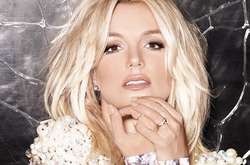 Бритни Спирс вложилась в бизнес 23-летнего бойфренда