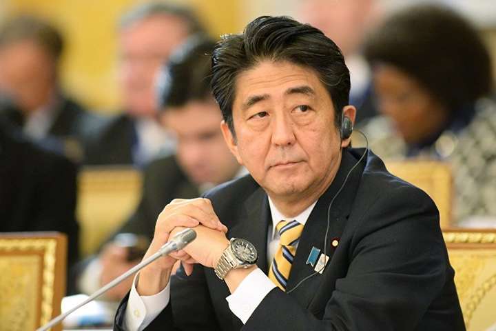 Прем’єр Японії знову заговорив про внесення змін до Конституції 