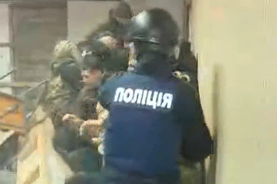 Полиция штурмовала зал суда со сторонниками Коханивского: 30 задержанных