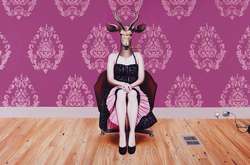 Необычные Pin-Up портреты девушек с оленьими головами 