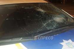 У столиці патрульне авто збило пішохода: потерпілий у реанімації