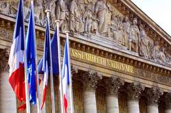 Сексуальні домагання: співробітниці парламенту Франції склали «чорний список» депутатів