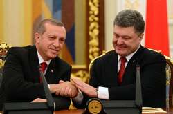 Порошенко подякував Ердогану за допомогу у звільненні Умерова і Чийгоза 