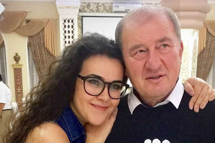 Донька Умерова розповіла подробиці звільнення батька
