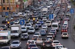 Погіршення погоди: столичні дороги паралізували затори