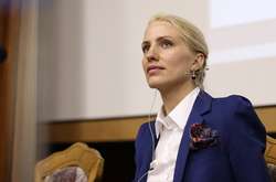 Депутат Заліщук прокоментувала «обшуки» у свого батька-банкіра